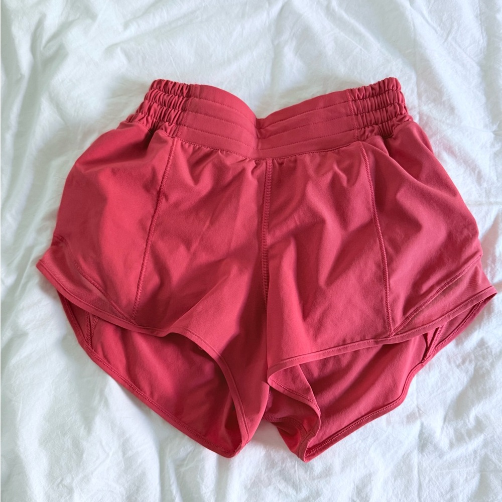 Lululemon Hotty Hot LR 2.5” shorts sz 2. Glaze Pink